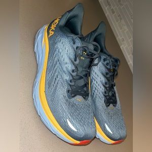 Hoka One One Clifton 8